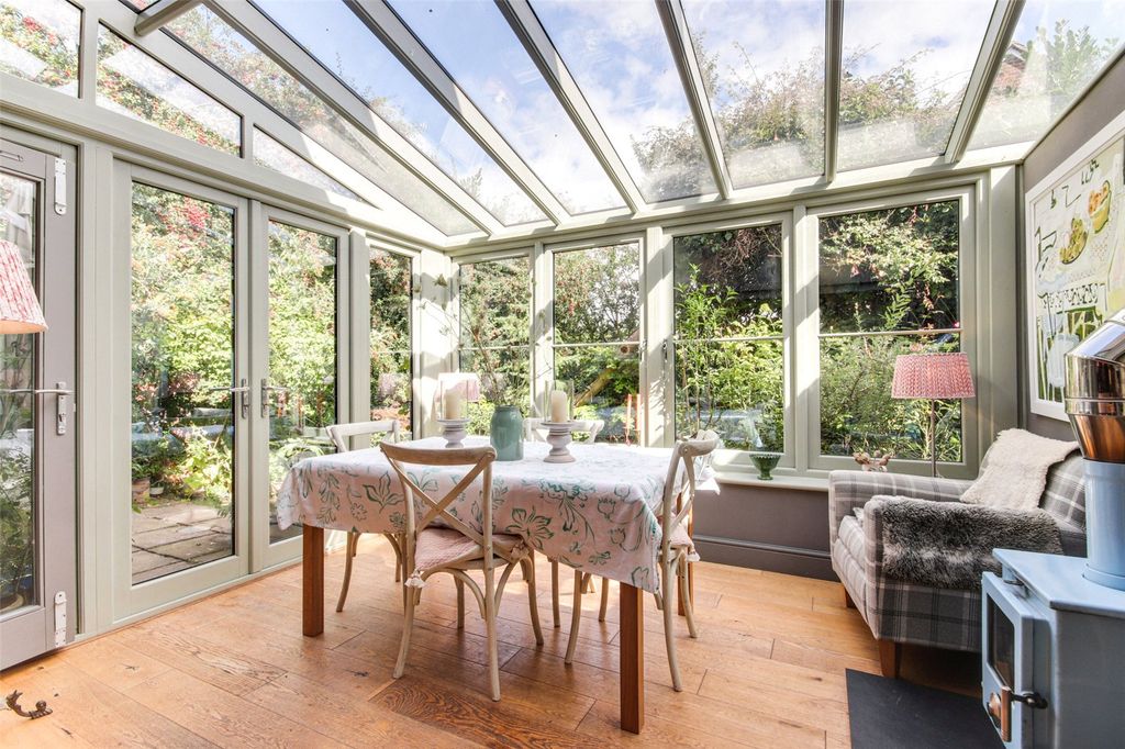 Property photo 3 of 20 Conservatory