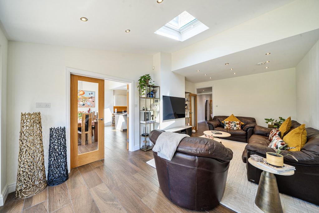 Property photo 3 of 30 1480054-11-6A3285...