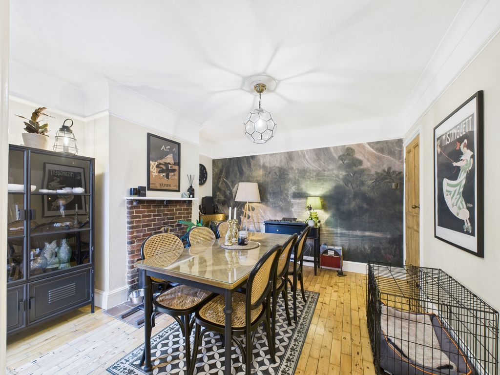 Property photo 3 of 20 Image