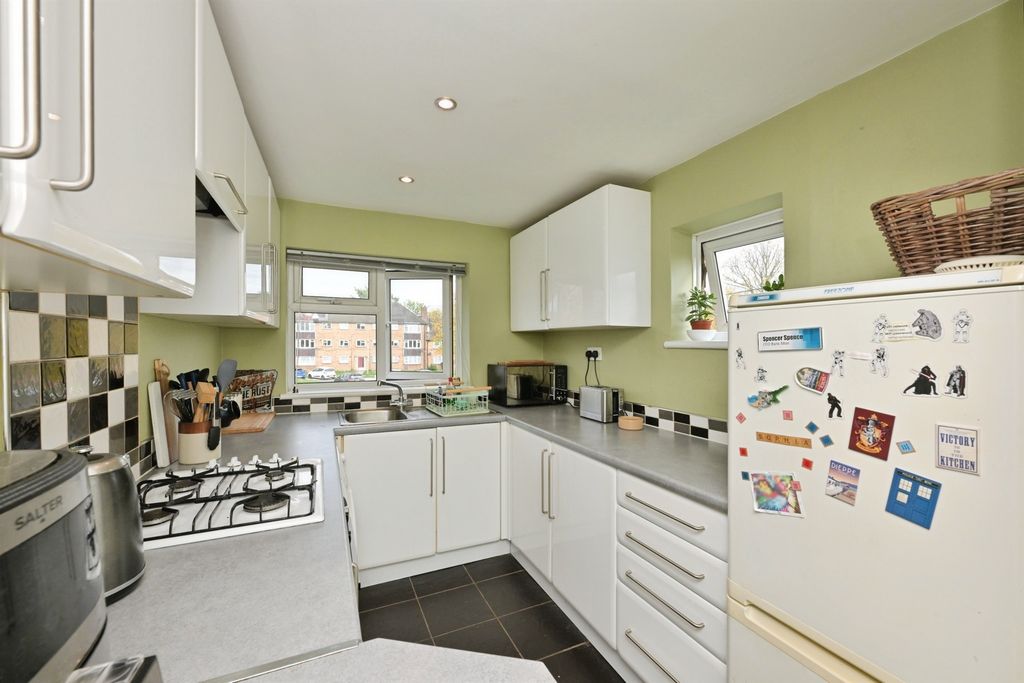 Property photo 2 of 17