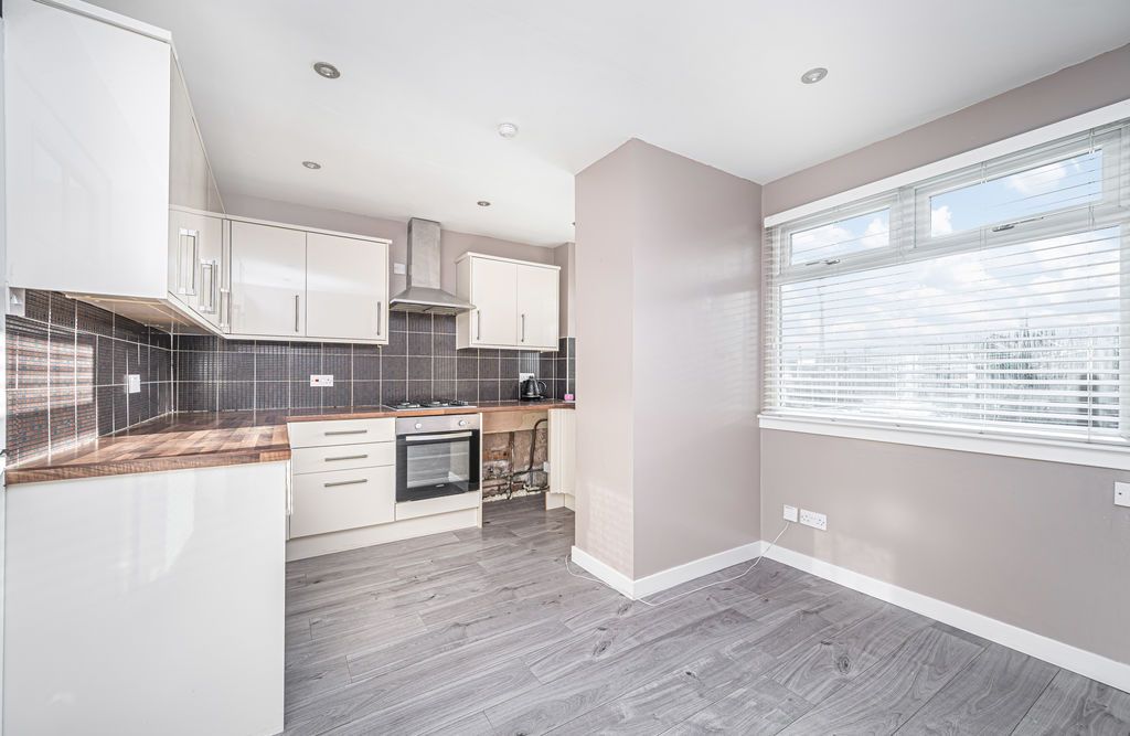 Property photo 2 of 19 Dining Kitchen