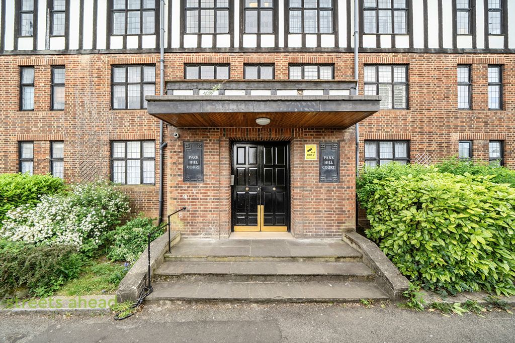 Property photo 1 of 14 0F91ee01-1E04-48d...
