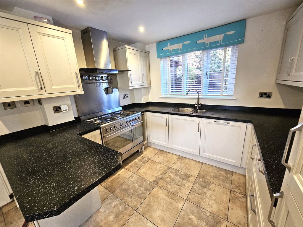 Property photo 2 of 15 Picture No. 60