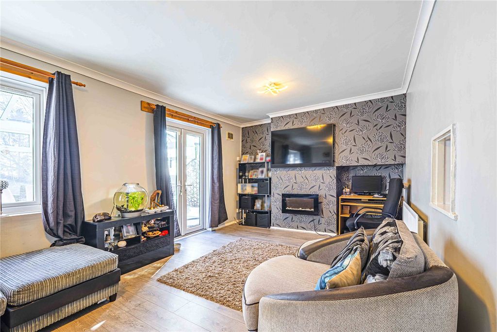 Property photo 3 of 19 Picture No. 11