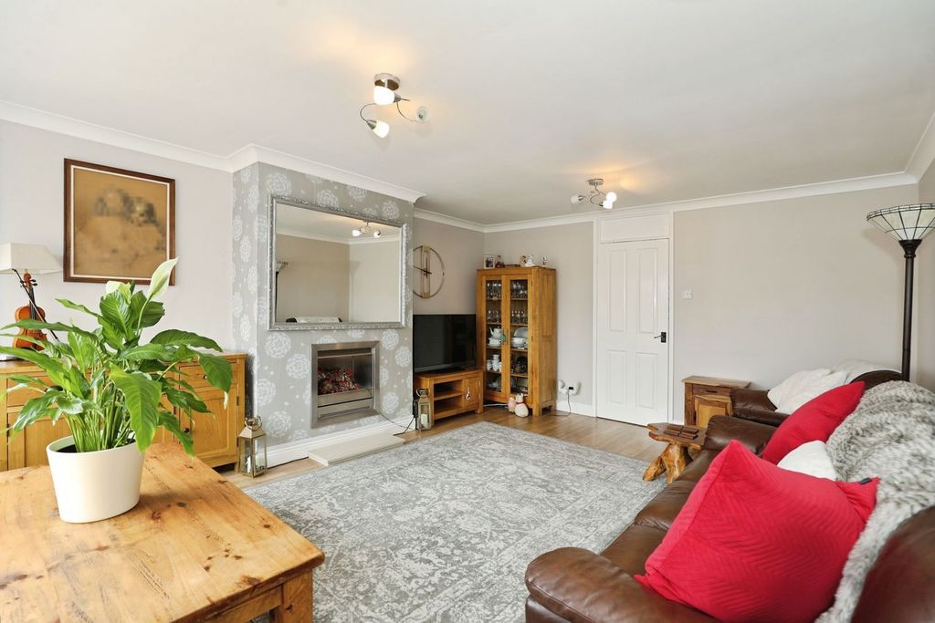 Property photo 2 of 21