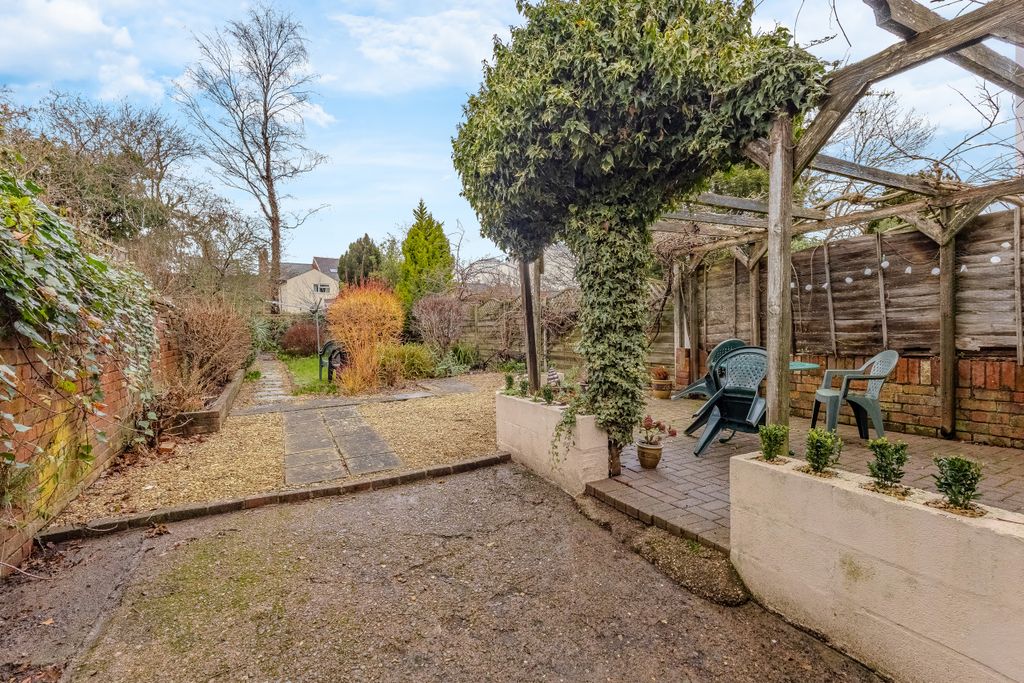 Property photo 2 of 14 Garden