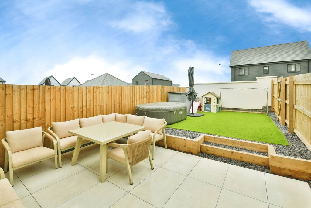 Property photo 3 of 16 Photo