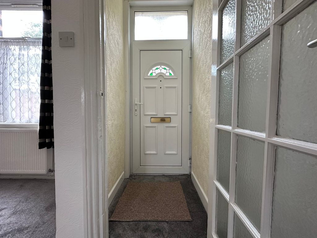 Property photo 2 of 25