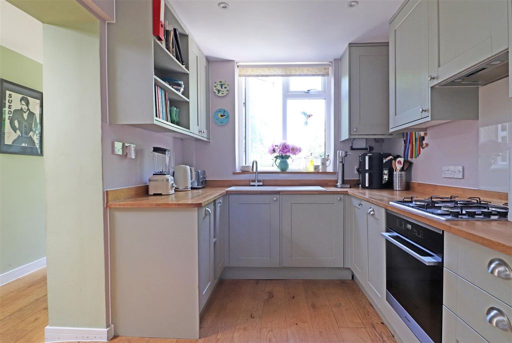 Property photo 3 of 26