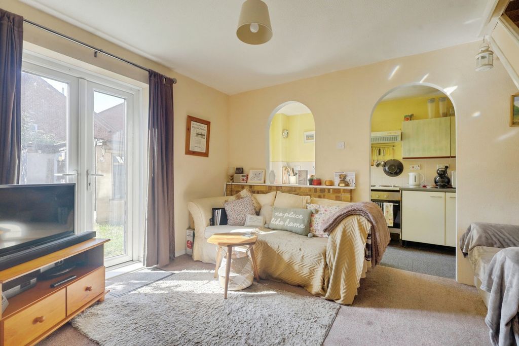 Property photo 2 of 16