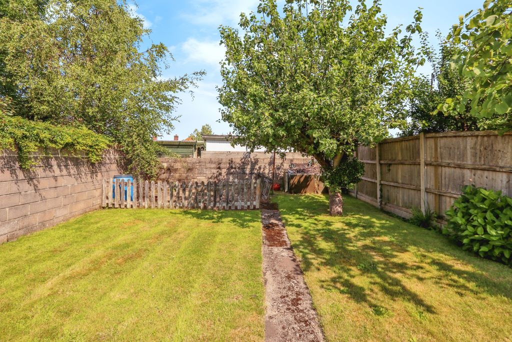 Property photo 2 of 20