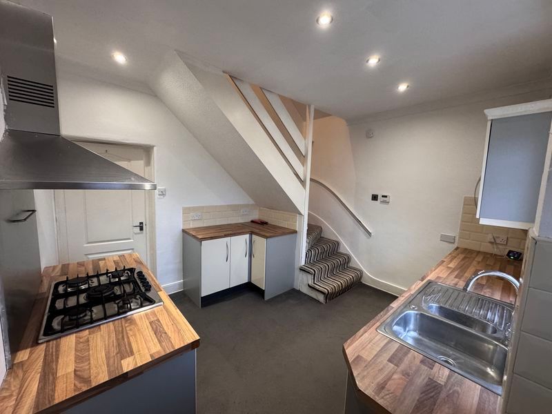 Property photo 3 of 11 Photo 8