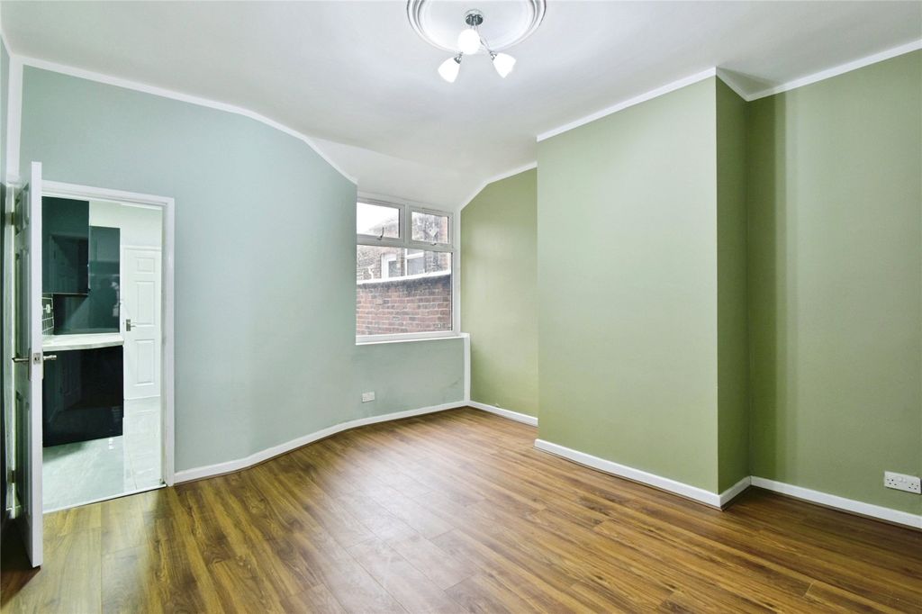 Property photo 2 of 14 Picture No. 02