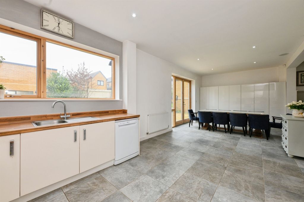 Property photo 3 of 22