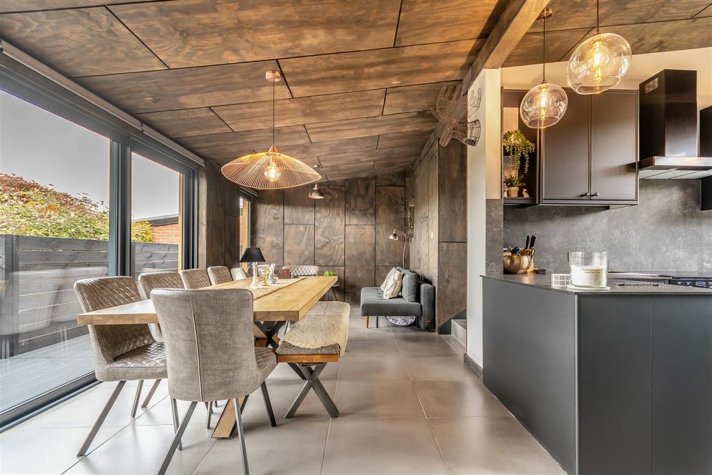 Property photo 3 of 35