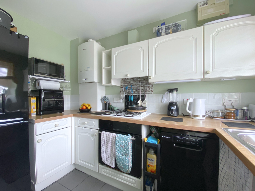 Property photo 3 of 26 Kitchen