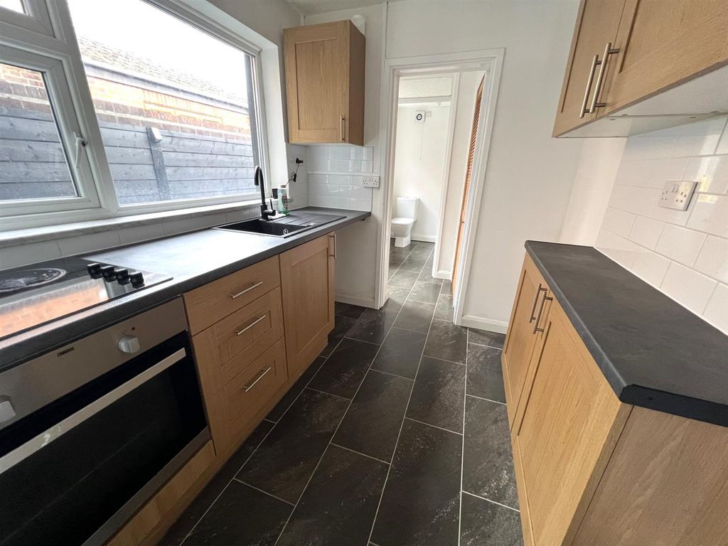 Property photo 3 of 14 E.Jpg