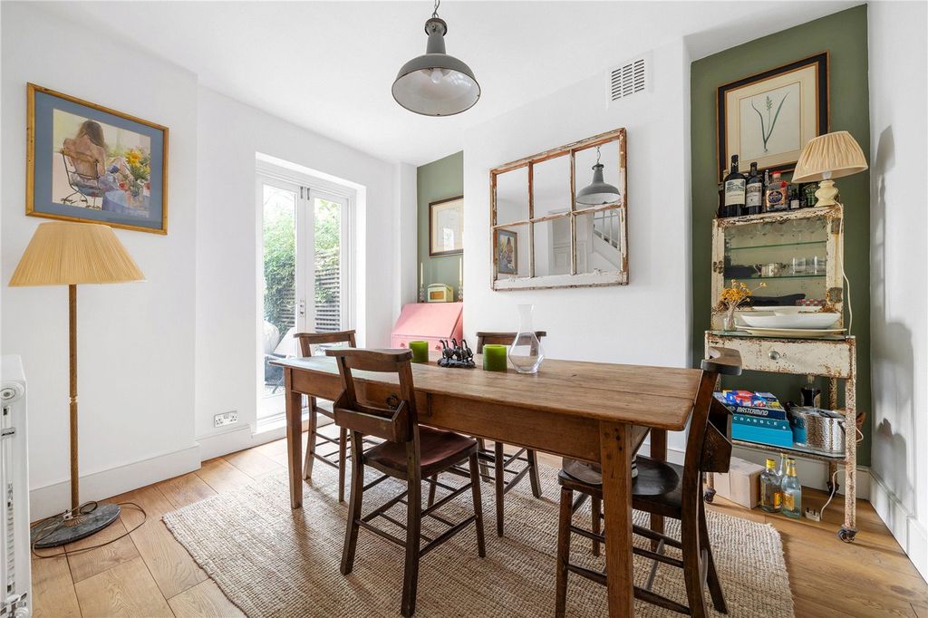 Property photo 3 of 14 Diner