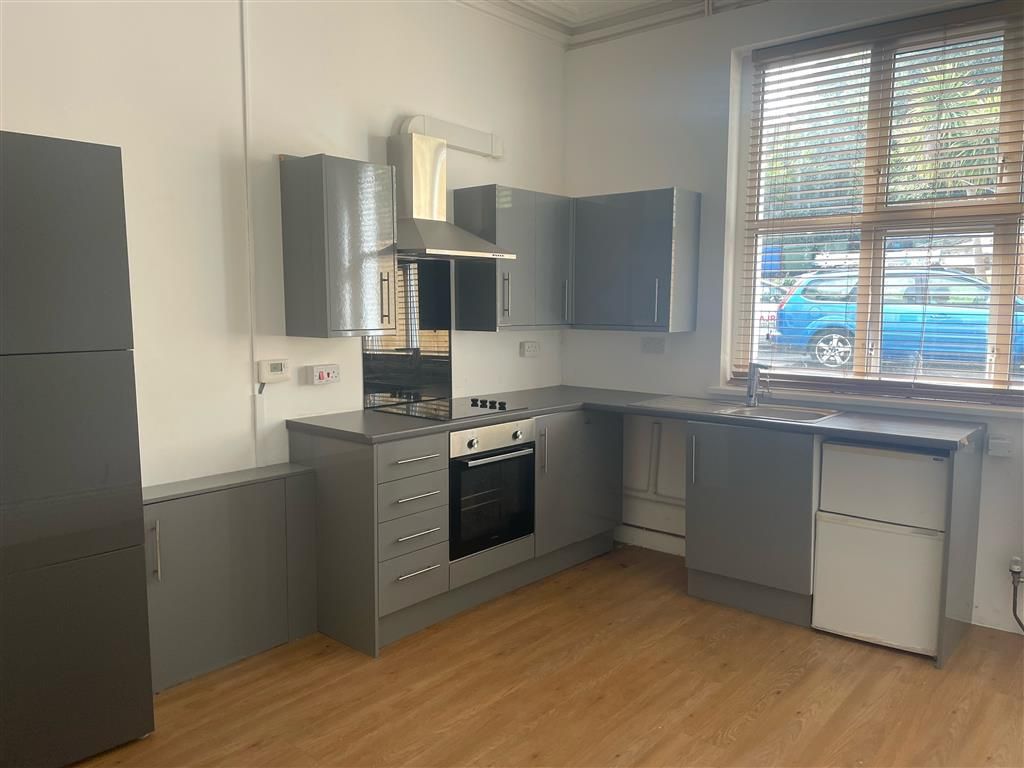 Property photo 2 of 9 Kitchen