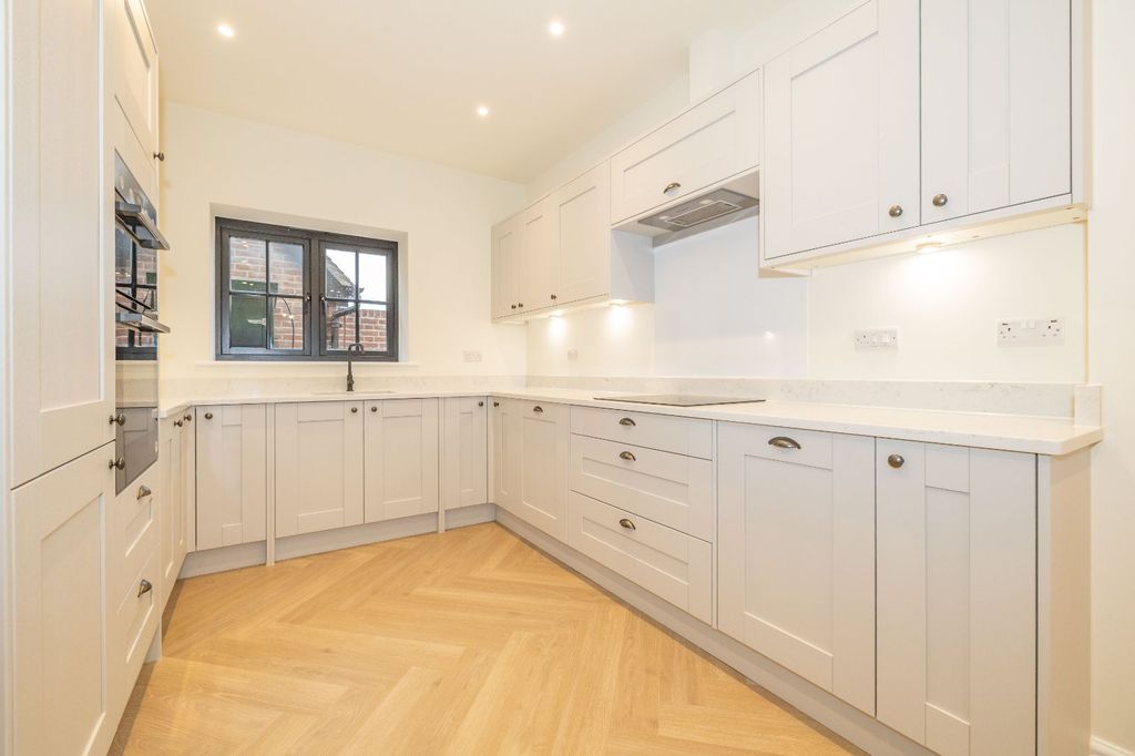 Property photo 2 of 14 Picture 2