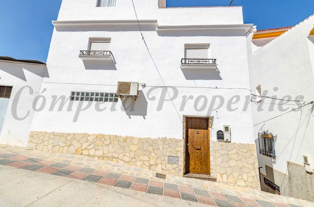 Property photo 1 of 29