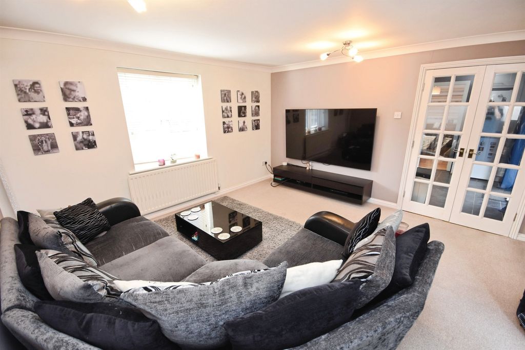 Property photo 3 of 17