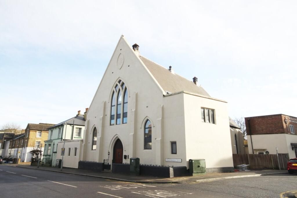 Property photo 1 of 12 Large 2 Bedroom With Office Space And Storage Room