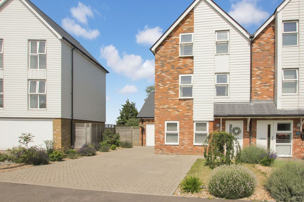 Property photo 1 of 22 Front