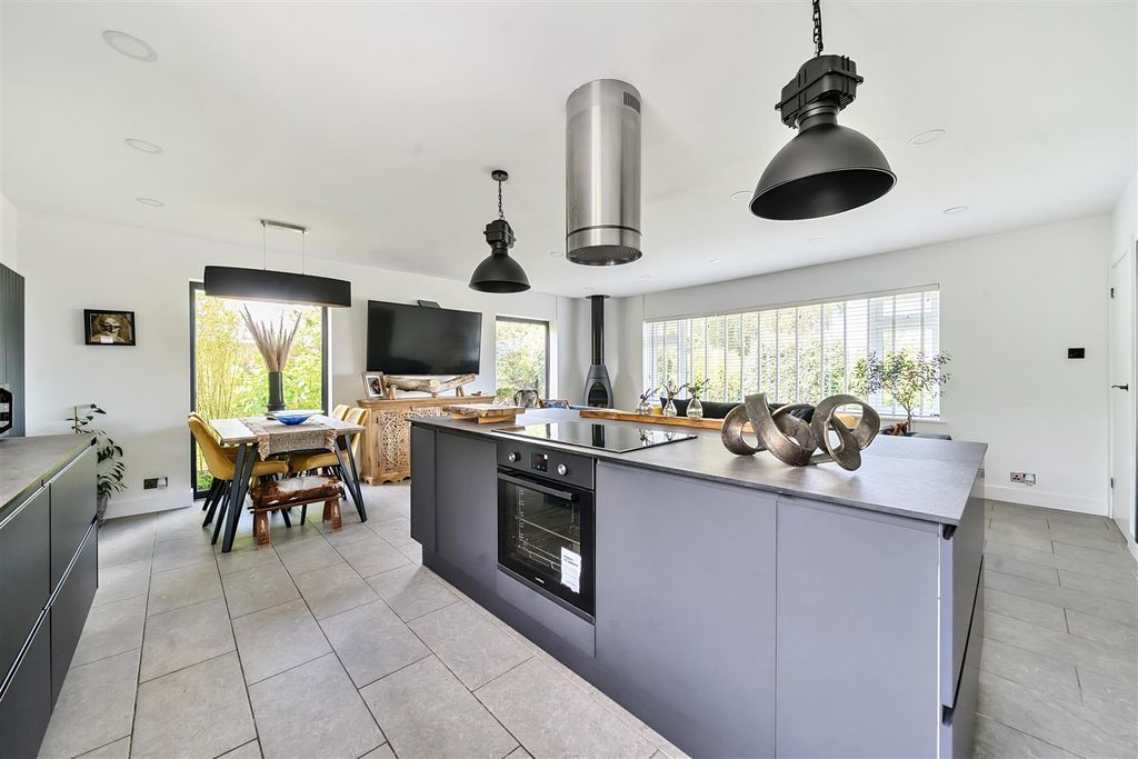 Property photo 2 of 17 Kitchen