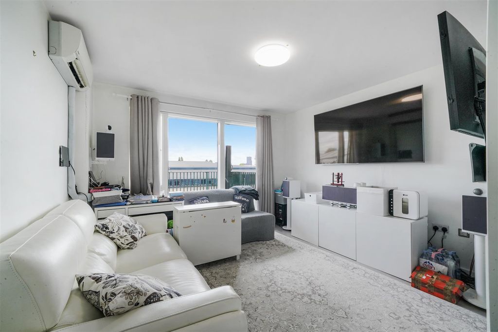 Property photo 1 of 8 Flat 10, Luma Apartments - Jvhfgqjxnbyk3Jvbiygm.Jp