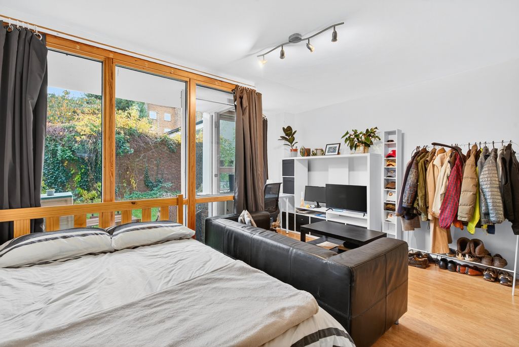 Property photo 2 of 12 Picture No. 11