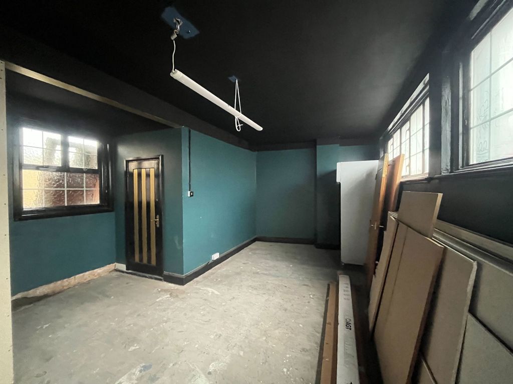 Property photo 3 of 4