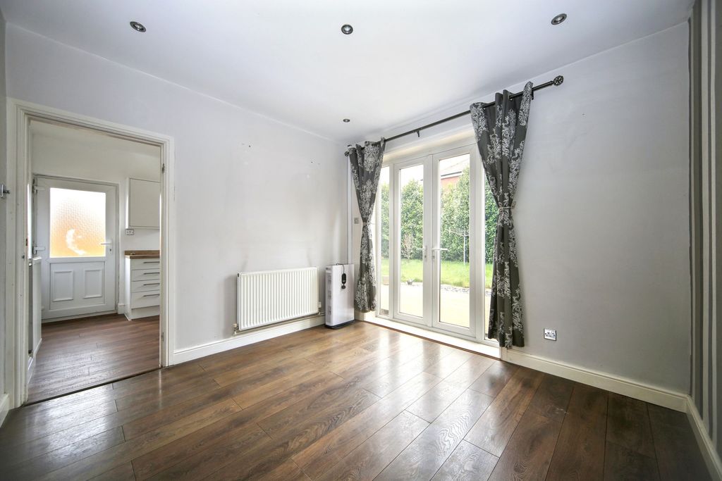 Property photo 3 of 25