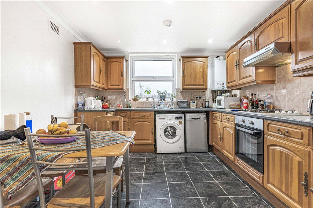 Property photo 3 of 21 Kitchen