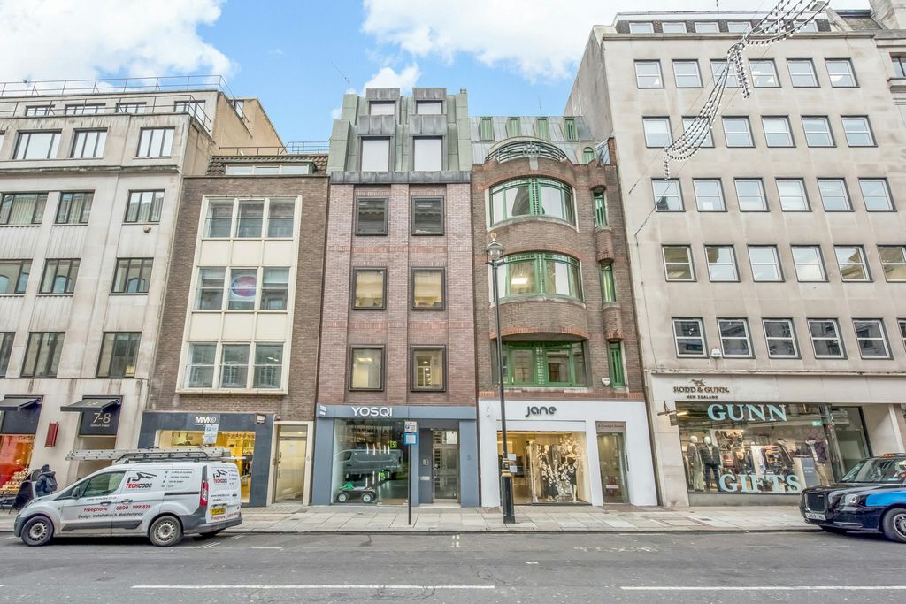 Property photo 1 of 8 06.12.2021_4Th-Floor-6-Conduit-Street-W1.Jpg