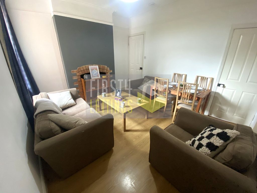 Property photo 1 of 18 Photo 8