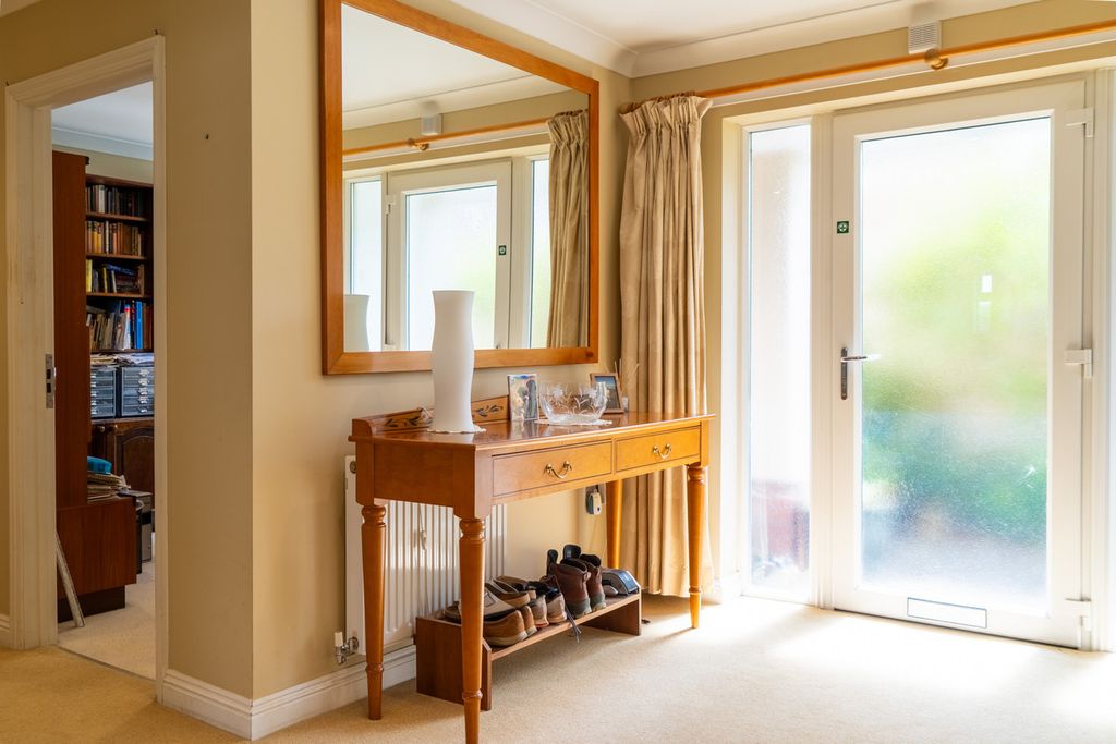 Property photo 3 of 47