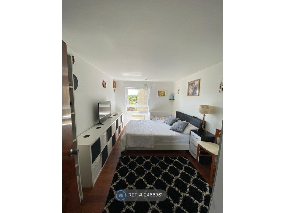 Property photo 3 of 11 Bedroom 1