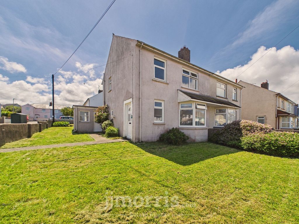 Property photo 1 of 28