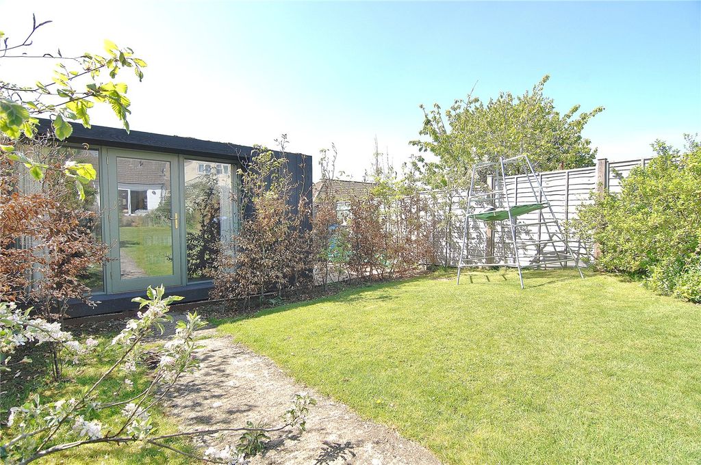 Property photo 2 of 24 Picture No. 27
