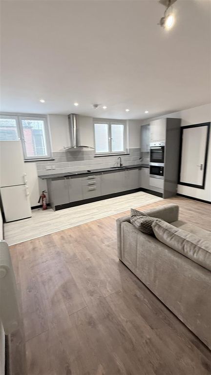 Property photo 1 of 8 Kitchen