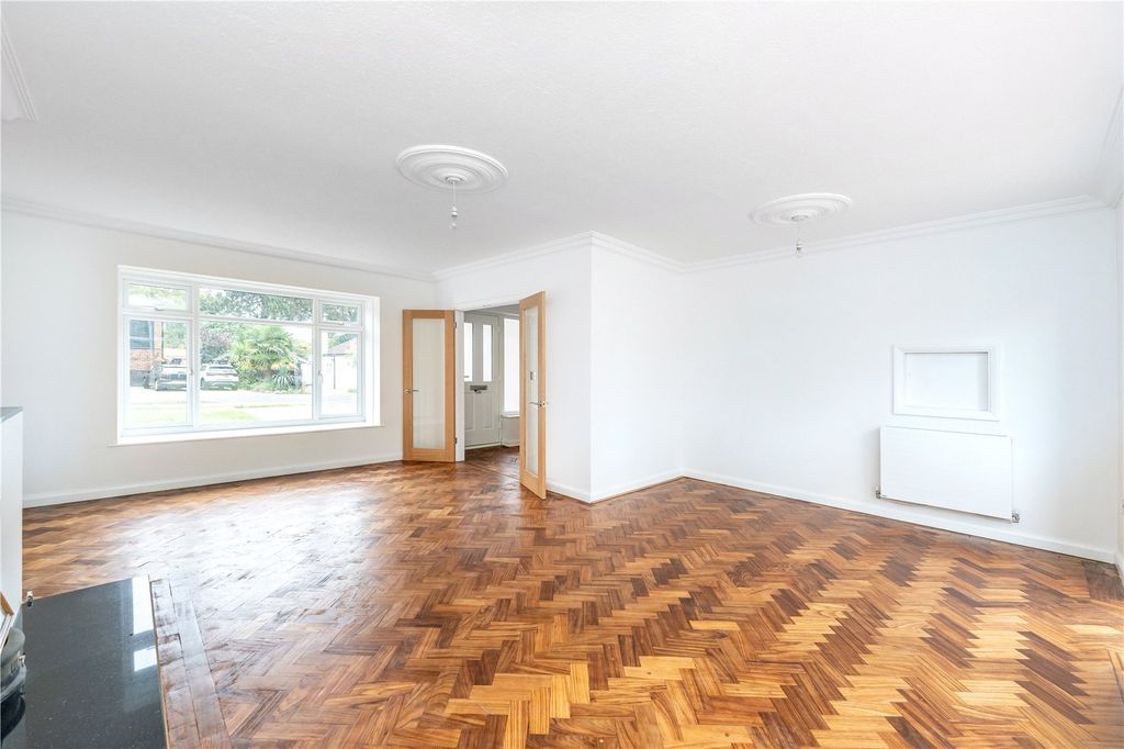 Property photo 3 of 17 Picture No. 12