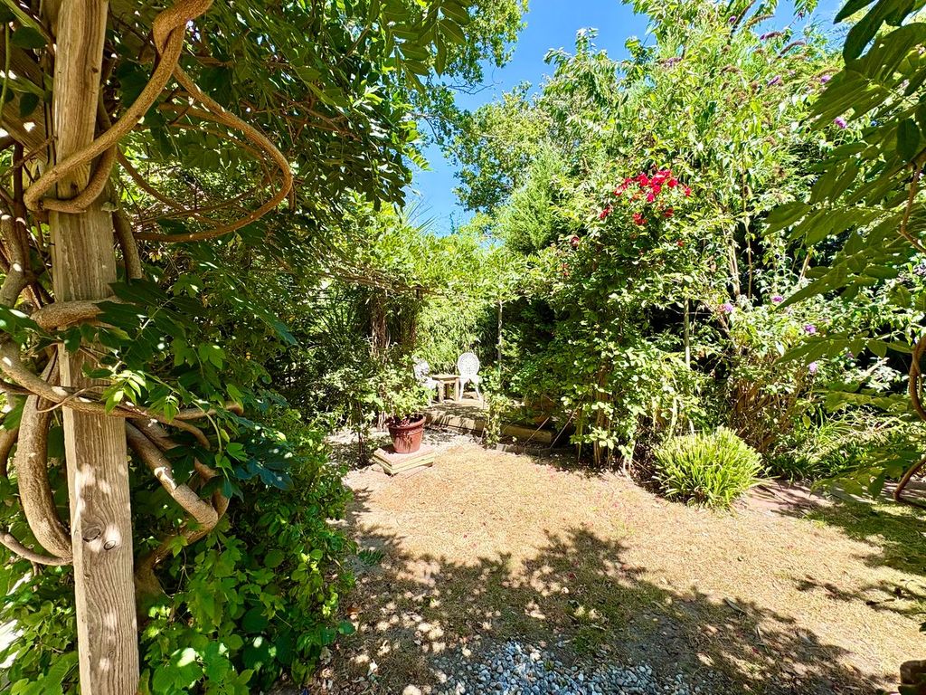 Property photo 3 of 28