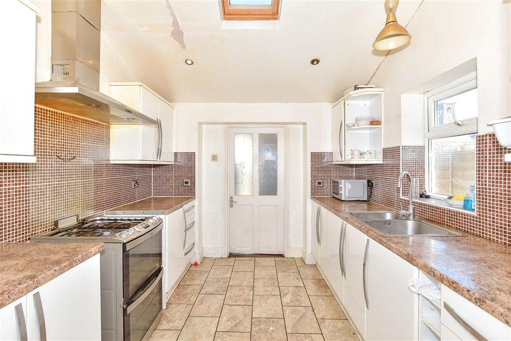 Property photo 1 of 8 Kitchen