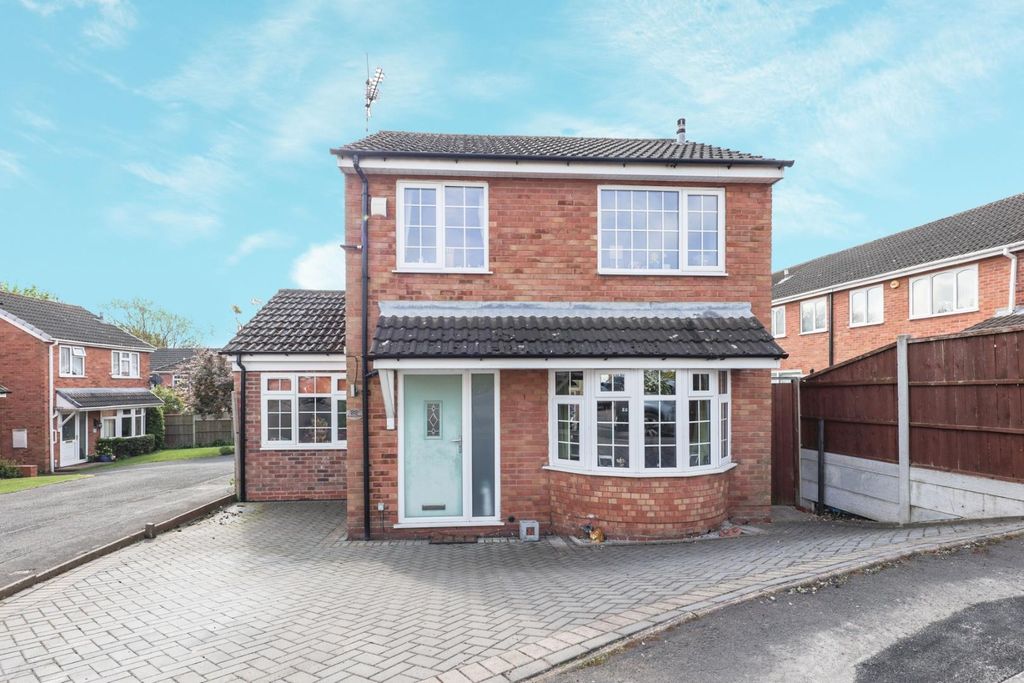 Property photo 1 of 16 Approach