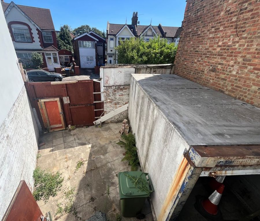 Property photo 3 of 31