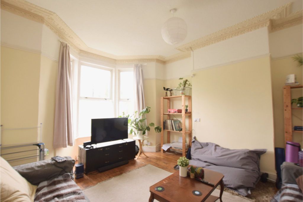 Property photo 2 of 12 Living Room