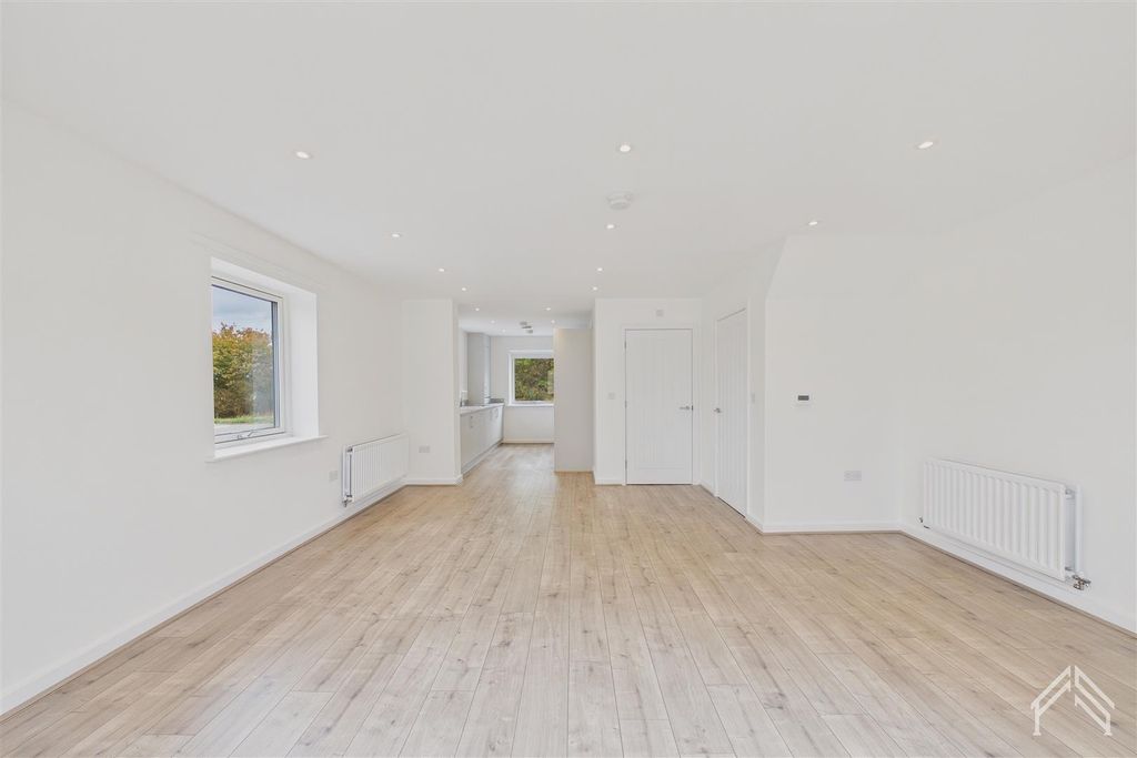 Property photo 3 of 19 2.Jpg