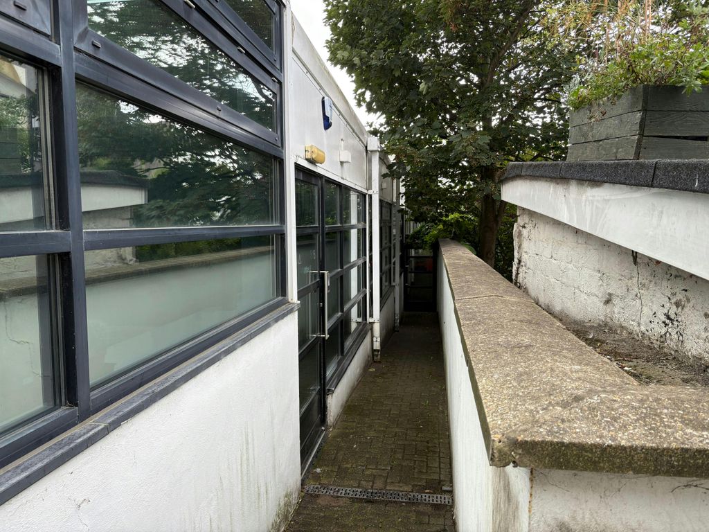 Property photo 3 of 6 Details Internal 2.Jpeg