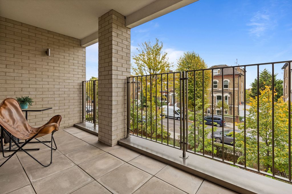 Property photo 3 of 18